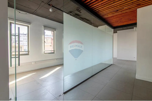 Of. Planta Libre 104,64 Mts2 Metro P.  De Valdivia