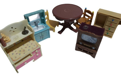 Epoch Sylvanian Families Mini Muebles Calico Critters Lote 7 (Usado)