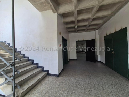 Amplio Local Industrial En Venta. Palo Verde 24-25382 Ec