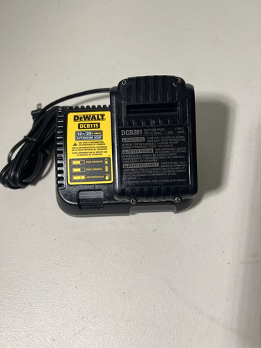 Dewalt Cargador Dcb15 20v Y Bateria 20v- Usados (Usado)