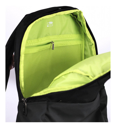 Mochila 18 Espalda Portanotebook Negra Elf - 2109 Color Negro Diseño De La Tela Lisa