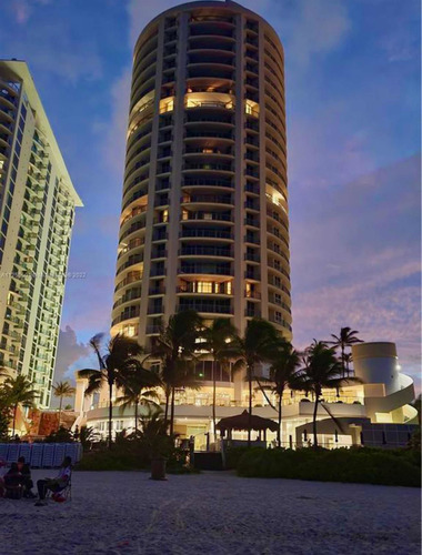 Alquiler Departamento Miami- Sunny Isles Beach- Hilton Double Tree Ocean Point Resort & Spa Sobre La Playa (fee Opcional!!)