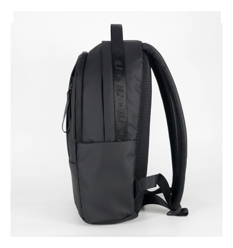 Mochila Iu 25 Litros Dailyhustle Backpack Unisex Negro Liso