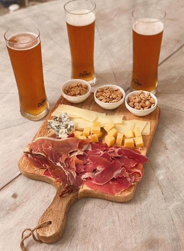 Tablas De Quesos Fermier Y Salamines De Mercedes.cerveza Art