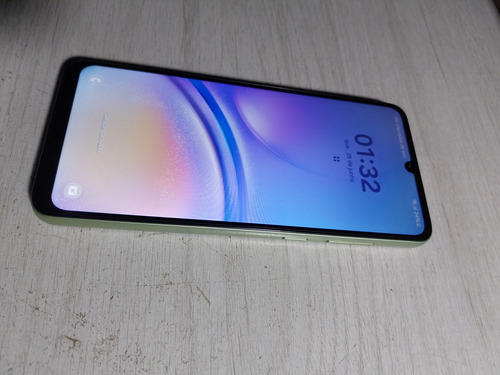 Samsung Galaxy A05 Dual Sim 128gb 4 De Ram Top Top Verde-claro (Usado)