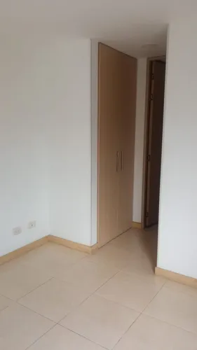 Apartamento En Venta En Loma San José. Cod V12696