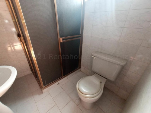 Imagen 6 de 12 de Leida Falcon Rentahouse Vende Casa En San Blas Valencia 22-12640 Lf