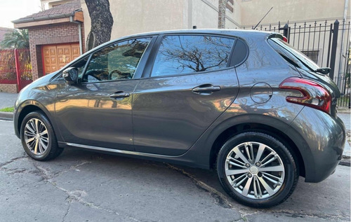 Peugeot 208 1.6 Feline