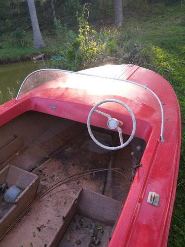 Imagem 3 de 6 de Barco Em Fibra C/motor
