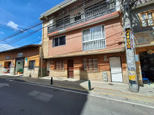 Casa En Venta En Laureles. Cod V15237