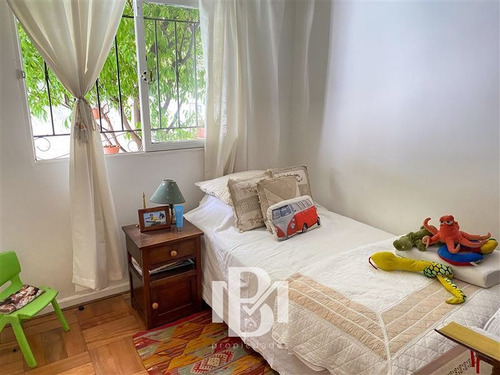 Casa En Venta De 4 Dorm. En Las Condes