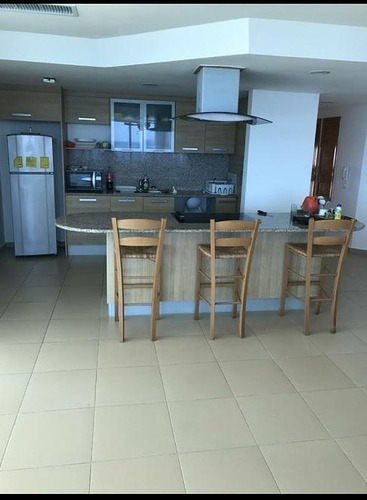 Imagen 11 de 12 de Penthouse De 3 Habitaciones 6 Parqueos Con 609 Metros