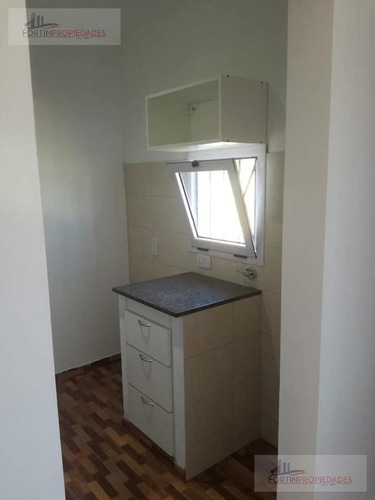Imagen 5 de 9 de Venta Casa Con Lote Grande!
