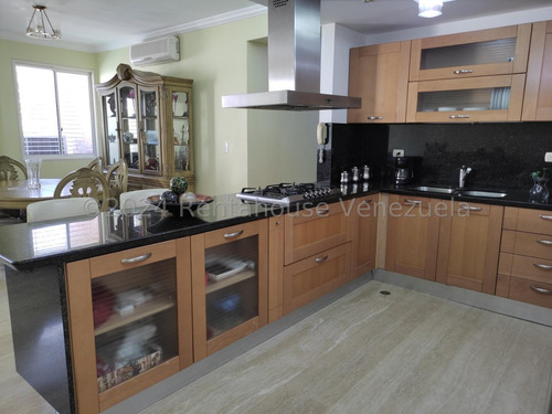 Hermoso Apartamento En Alquiler Yb 24-27781