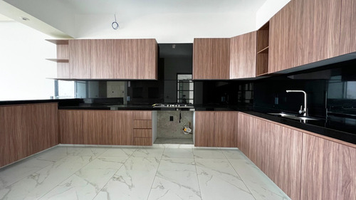 Casa Nueva En Venta En Cuernavaca, Col. Delicias 3 Recámaras, 4 1/2 Baños, Estudio, Alberca