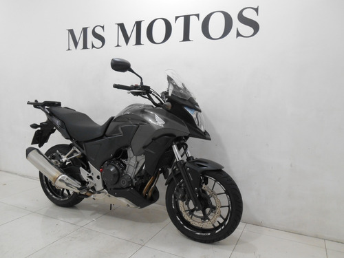 Motos