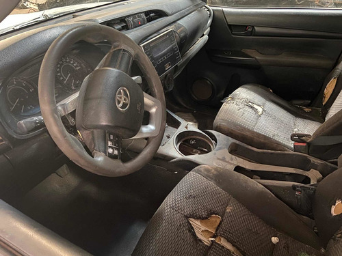 Imagen 9 de 9 de Toyota Hilux Chocada 2.4 2018 Al Día Para Transferir