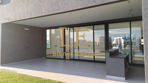 Venta Casa Barrio Costas - Puertos / Escobar