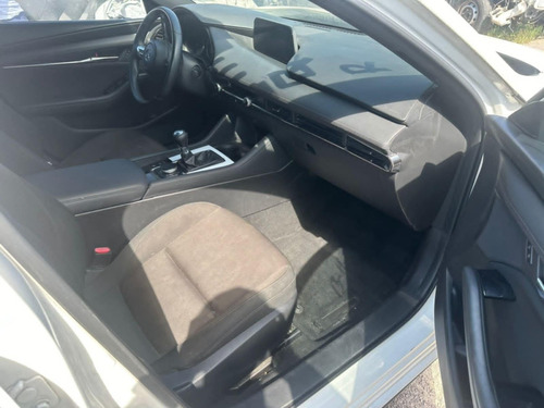 Mazda 3 Hatchback Estandar X Partes, Yonke
