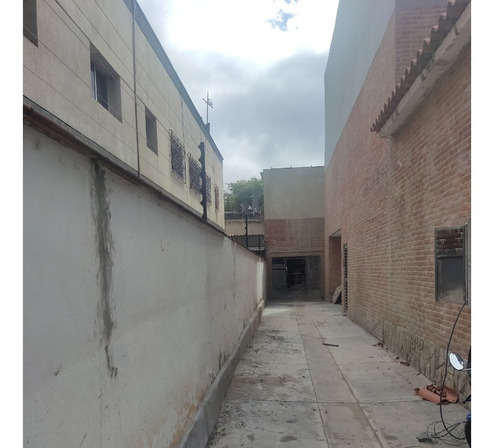 Imagen 4 de 8 de Se Alquila Casa Comercial 1200m2 Ubicada En Los Chaguaramos