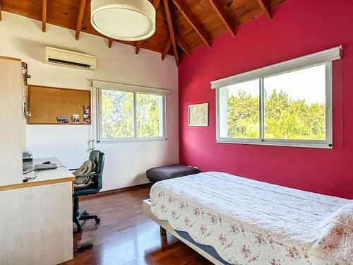 Excelente Casa Venta Con Gran Jardin, Mucha Luz Y Sol