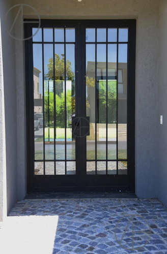 Casa En Venta De 5 Ambientes En Puertos