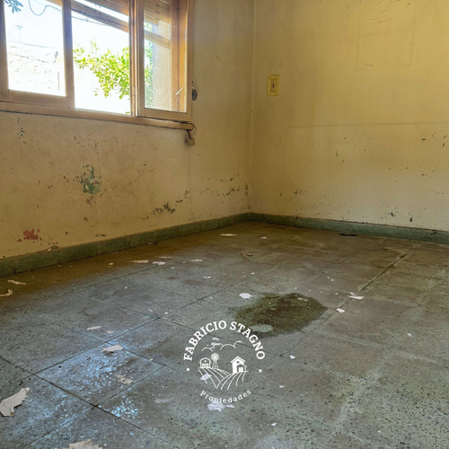 Venta Casa A Reciclar 2 Dormitorios Mercedes Con Cochera