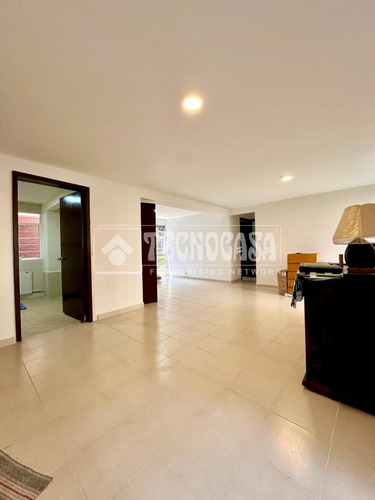 Venta Departamentos Altillo Universidad T-df0127-0188