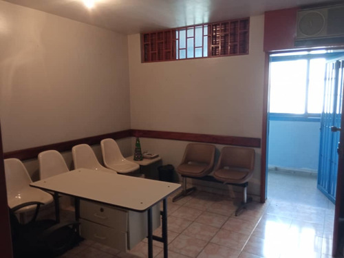Imagen 2 de 9 de Consultorio Médico En Alquiler Calicanto 0412-8887550