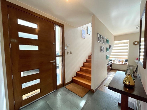 Hermosa Casa Mediterránea En Cumbres Del Sur