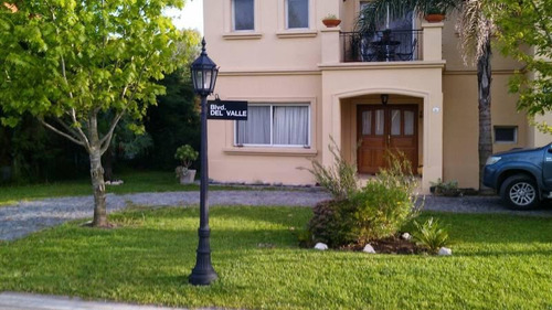 Imagen 2 de 19 de Casa En Venta En Valle Claro, Benavidez, Tigre