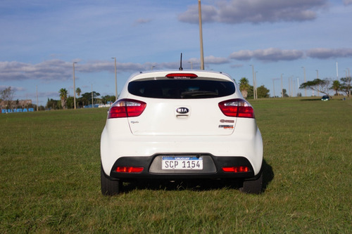 Kia Rio Hb 2015 Con Multimedia Android