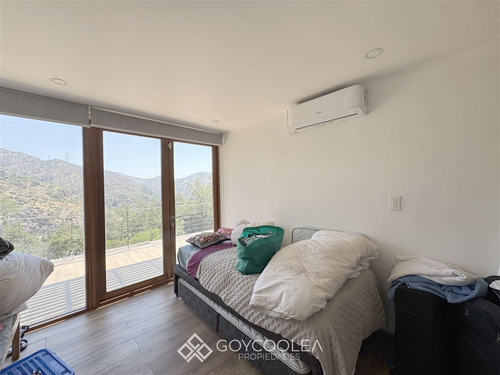Casa En Venta De 3 Dorm. En Lo Barnechea