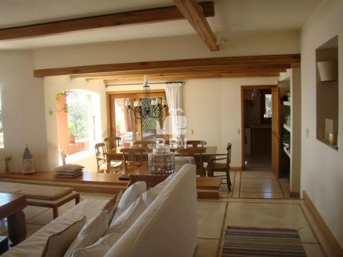 Apartamento En Lomo De La Ballena 3 Dormitorios - Marina Del Este - Ref : Pbi215