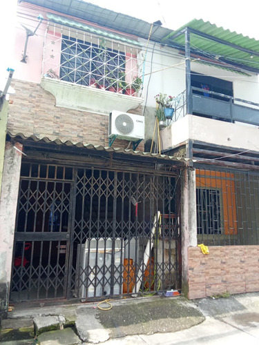 Se Vende Casa Rentera De 4 Departamentos Grandes