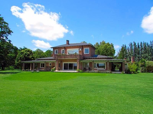 Venta Campo De 58hs Con Casco Moderno En Lobos