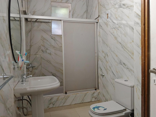 Ph En Venta - 5 Dormitorios 2 Baños - Santa Rita