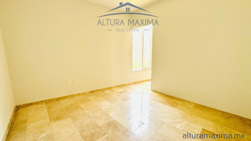Casa En Venta En El Bajío Habitat Zapopan
