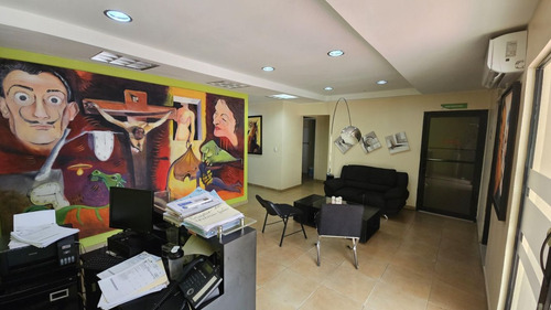 Nave Industrial Amueblada En Venta Cerca De La Autopista Duarte, Santo Domingo Con Varios Espacios En 2niveles