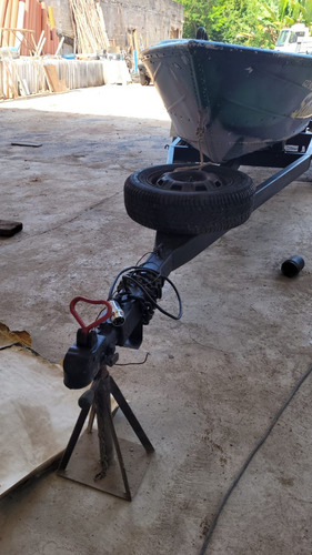 Barco De Pesca De Aluminio , Tipo Bote Para Ate 3 Pessoas .