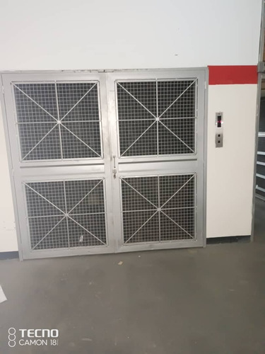 Imagen 20 de 27 de Alquiler De Planta Comercial En Edificio Boleita Sur