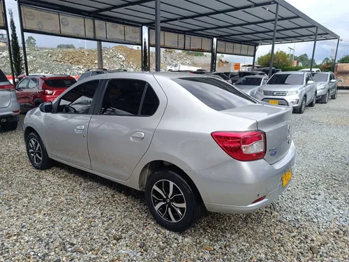 Renault Logan 1.6 Privilege / Intens