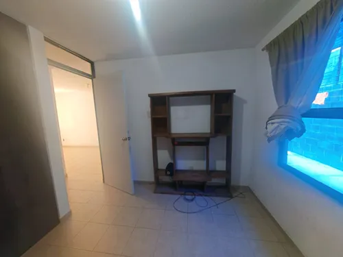 1 Nivel Con Reja Calle Cerrada Cerca De Junipero Serra Uteq/itq Y Facil Acceso Al Centro Y Juriquilla Fam. Pequeña O Rommies