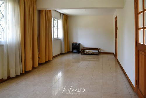 Casa En Arriendo En Ñuñoa / Pasaje Abierto