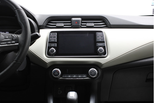Nissan Versa 1.6 Exclusive Navi At