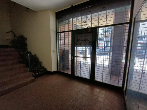 Local Oficinas Balvanera Deposito Showroom Sala Conferencia Con Despachos