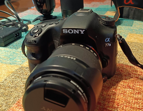 Cámara Sony Alpha 77 Ii Ilca-77m2 24.3mp Dslr Negro (Usado)