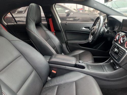 Imagen 7 de 17 de Mercedes Benz 250 Sport 2013