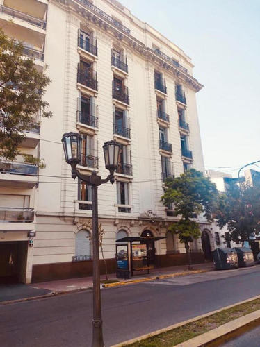 Departamento En Venta - 4 Dormitorios 3 Baños - San Telmo
