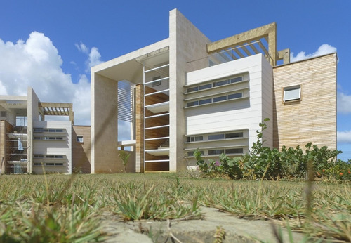 Imagen 7 de 21 de Bello Townhouse De 157m2 Con Muelle Privado.